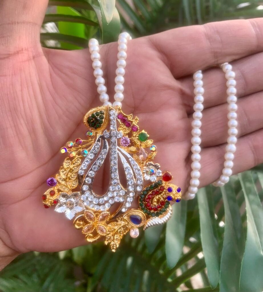 Handmade Calligraphy Pendant with Pearls – Kundan & CZ Accents | Jewel Paradise